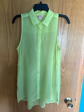 Candies Sheer Sleeveless Button-Front Blouse - chartreuse Sz M